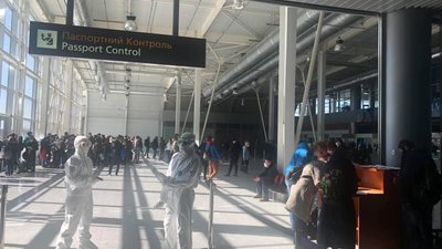 В аеропорт Львова прибув борт з евакуйованими українцями (ФОТО)