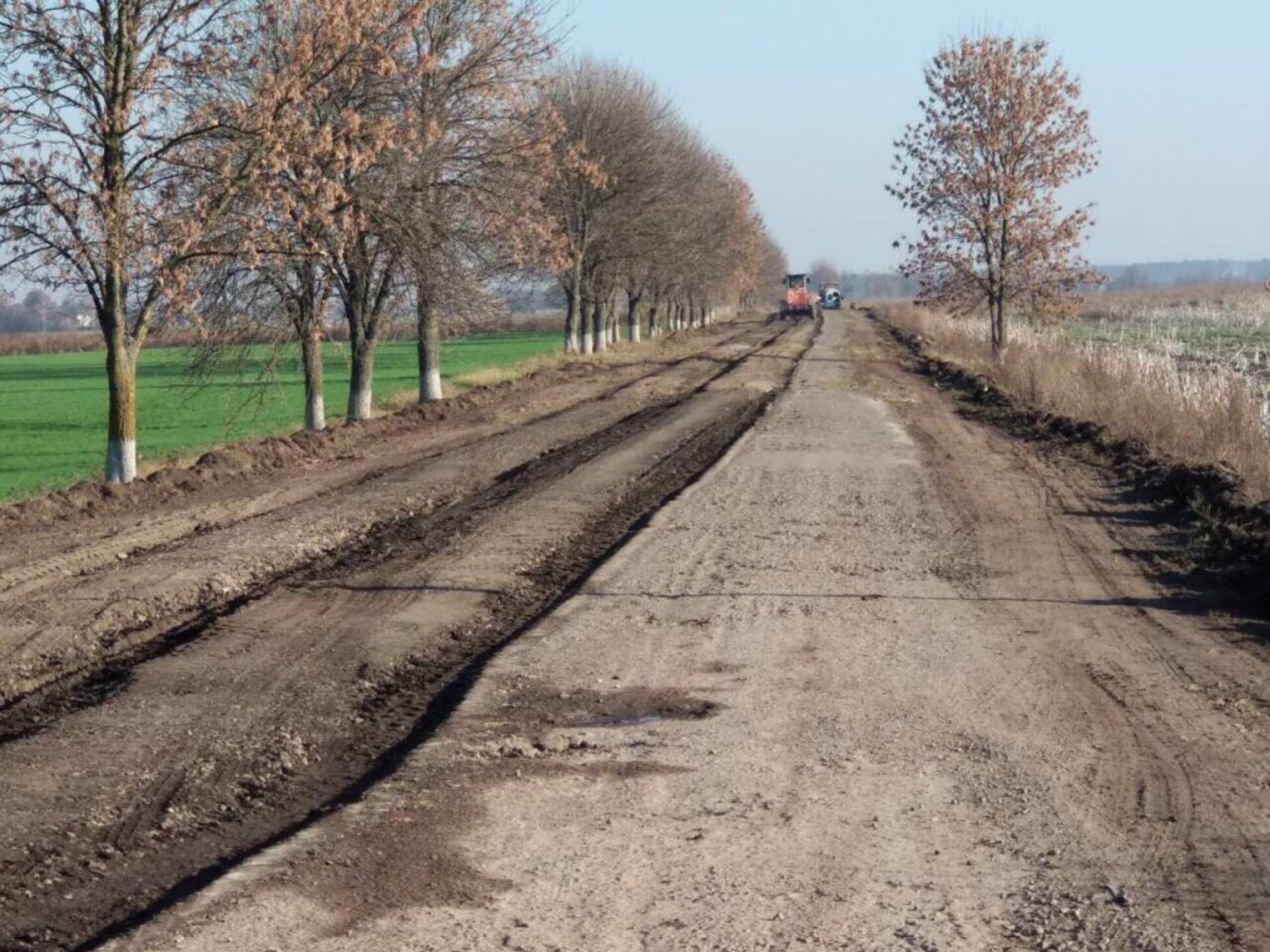 Розпочались ремонтні роботи траси Радехів-Луцьк. Фото Ольга Матейчик