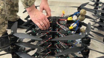 З Львівщини прикордонники отримали 50 FPV-дронів