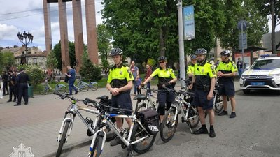 У Львові розпочали роботу патрульні на велосипедах (ФОТО)