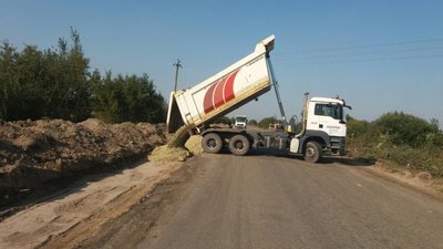 Водіям: біля Меденич ремонтують дорогу (ФОТО)