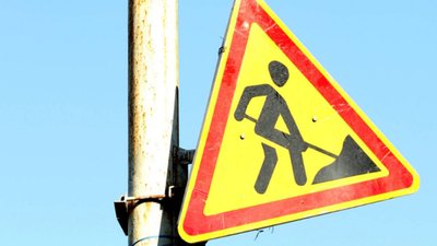 У Львові перекрили рух транспорту на залізничному переїзді на вул. Навроцького