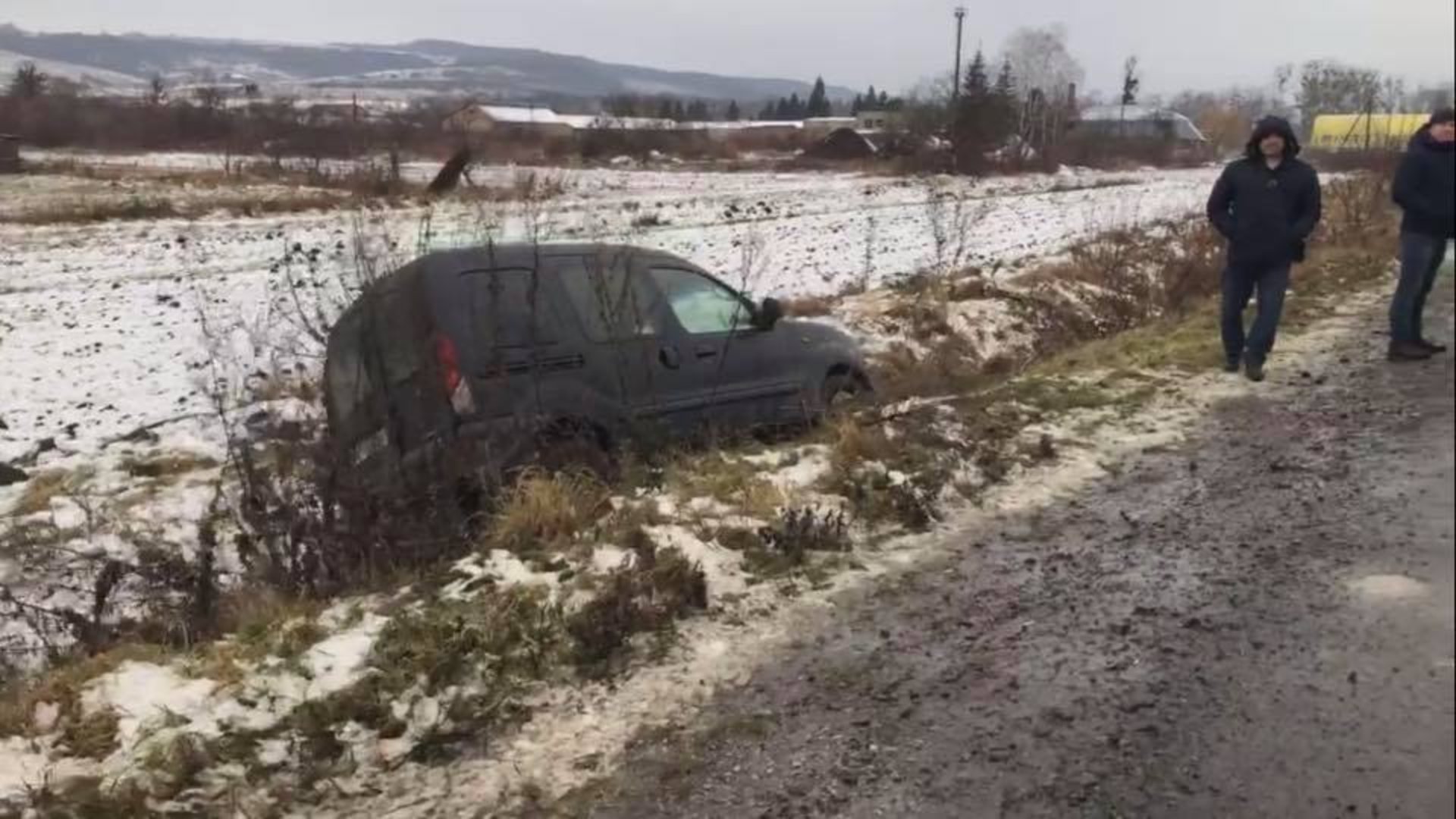 Біля Золочева не розминулись автомобілі . Фото Варта-1