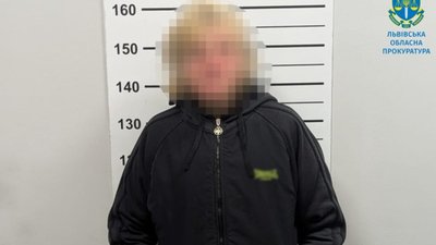 Наругу над могилами у Львові вчинила 48-річна жінка