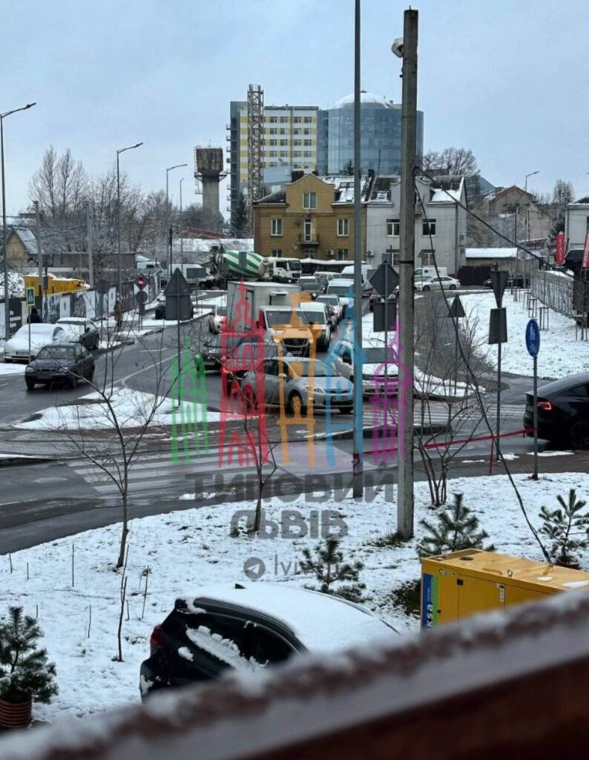 У Львові на улюбленому кільці Садового зупинився рух
