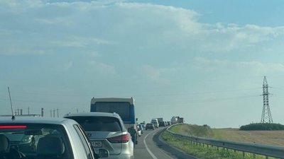 На трасі «Київ - Чоп» зупинився рух