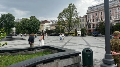 У центрі Львова багато поліції (ВІДЕО)