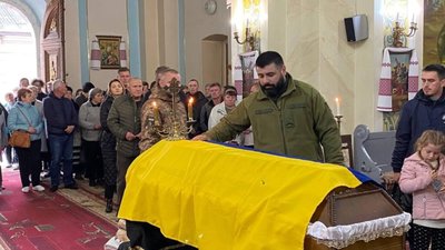 Львівщина попрощалась із захисником України (ФОТО)