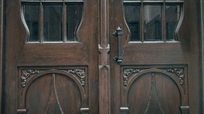 У Львові у будинку біля Краківського ринку відреставрували історичну браму