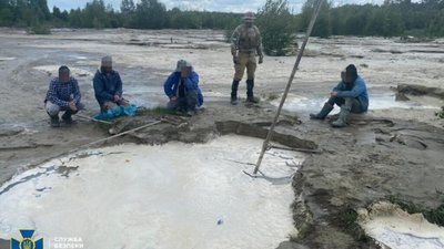 На Рівненщині СБУ попередила контрабанду бурштину на майже 5 млн грн: вилучено 650 кг «сонячного каменю» (ФОТО)