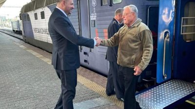 До Києва прибув спецпредставник Президента США Кіт Келлог
