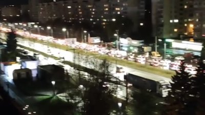 У Львові у чорну пʼятницю водії повністю заблокували рух на Науковій (ВІДЕО)