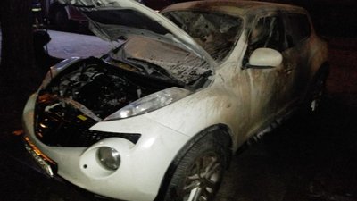 У Львові вночі горів "Nissan" (ФОТО)