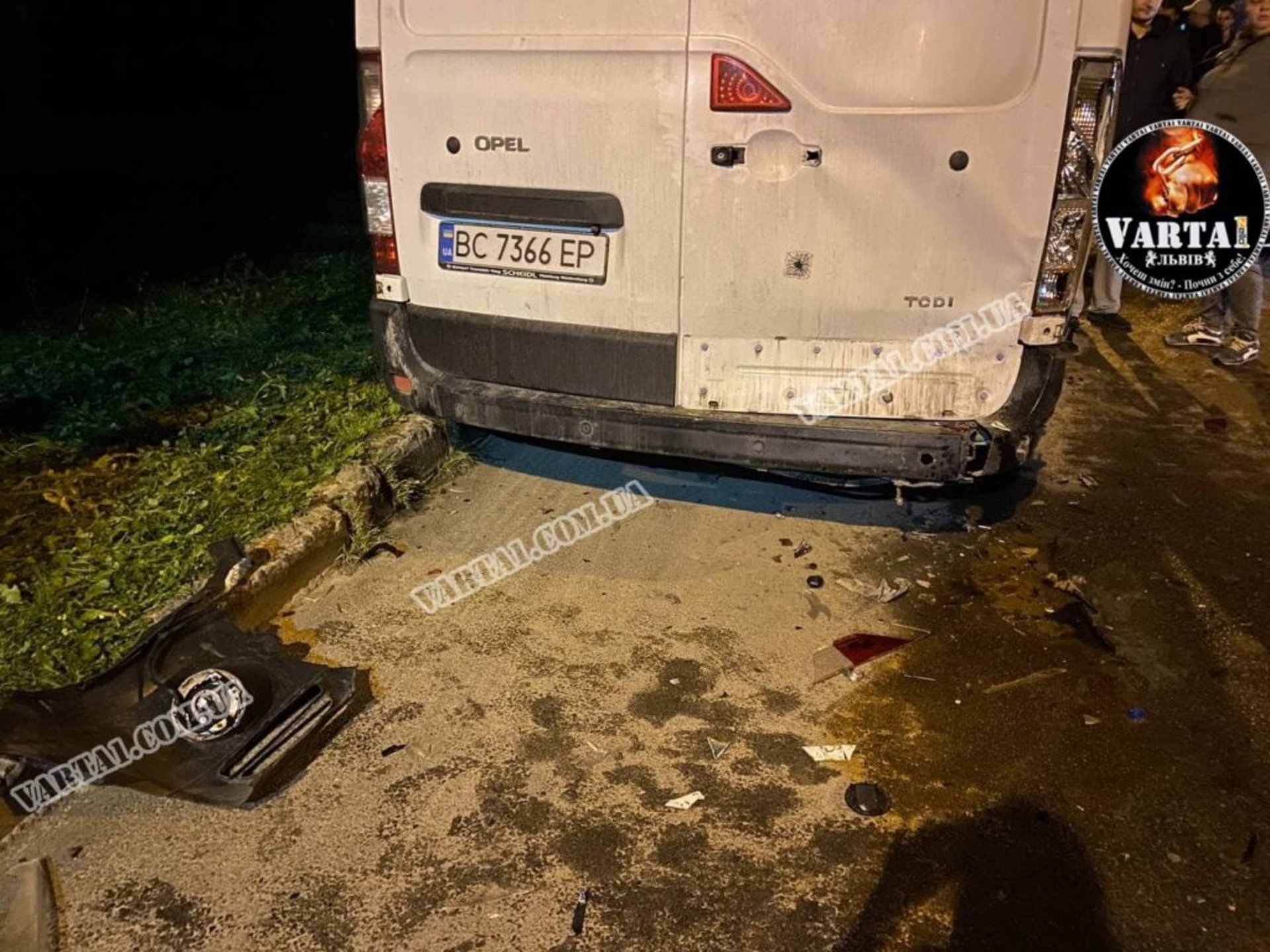 У Львові на вулиці Пулюя сталась потрійна ДТП