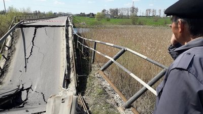 На Львівщині вже розібрали обвалений міст (ВІДЕО)