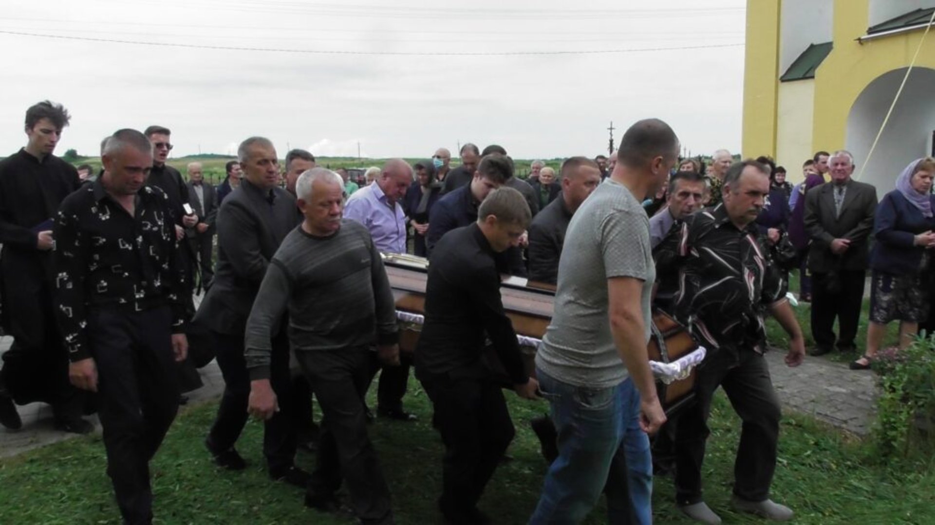 У Дубровиці відспівали багаторічного настоятеля церкви Святої Покрови отця Миколая. Фото: Михайло Скеба