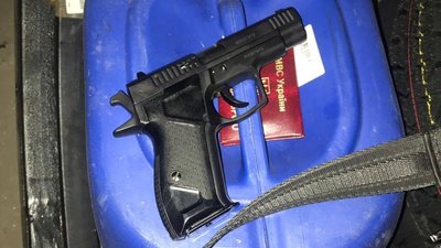 На Львівщині СБУ затримала шахраїв, які видавали себе за волонтерів