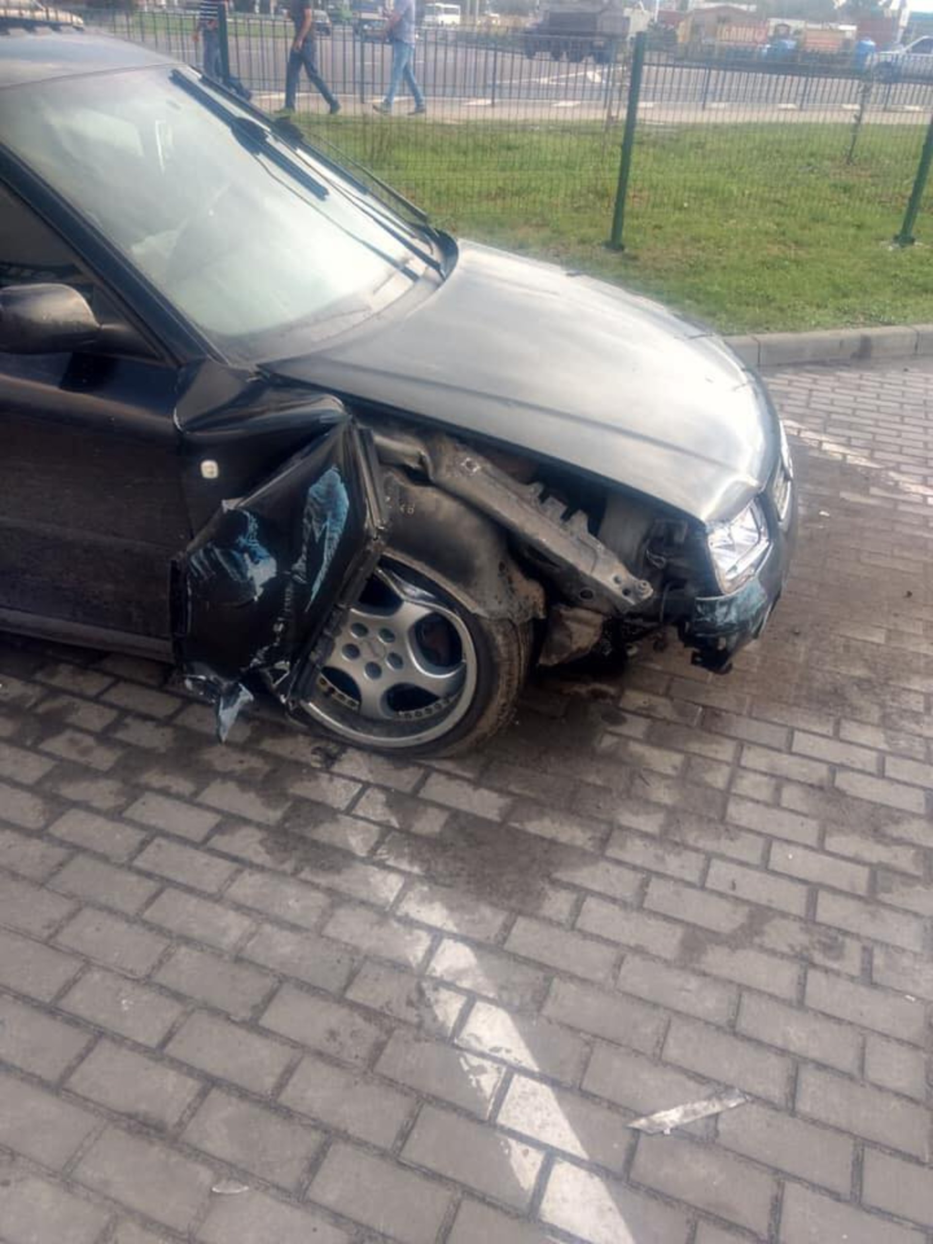 Як у Львові водій на "євробляхах" тікав від поліції. Фото Варта-1
