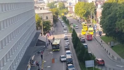 У Львові активісти втішились тягучкам (ФОТО)
