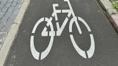 У Львові нанесли розмітку всупереч державному стандарту