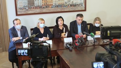 Садового закликали припинити політичні ігрища й негайно скликати сесію (ФОТОРЕПОРТАЖ, ВІДЕО)