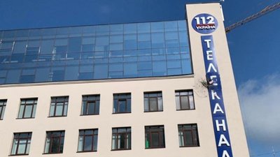 Школа Садового: обстріли телеканалу «112» схожі на постановку заради мобілізації електорату Медведчука, - політолог