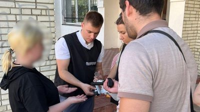 На Львівщині затримали громадянку РФ, яка організовувала виїзд ухилянтів за кордон
