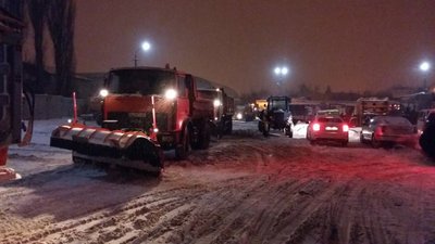 Уночі у Львові працюватиме снігозбиральна техніка