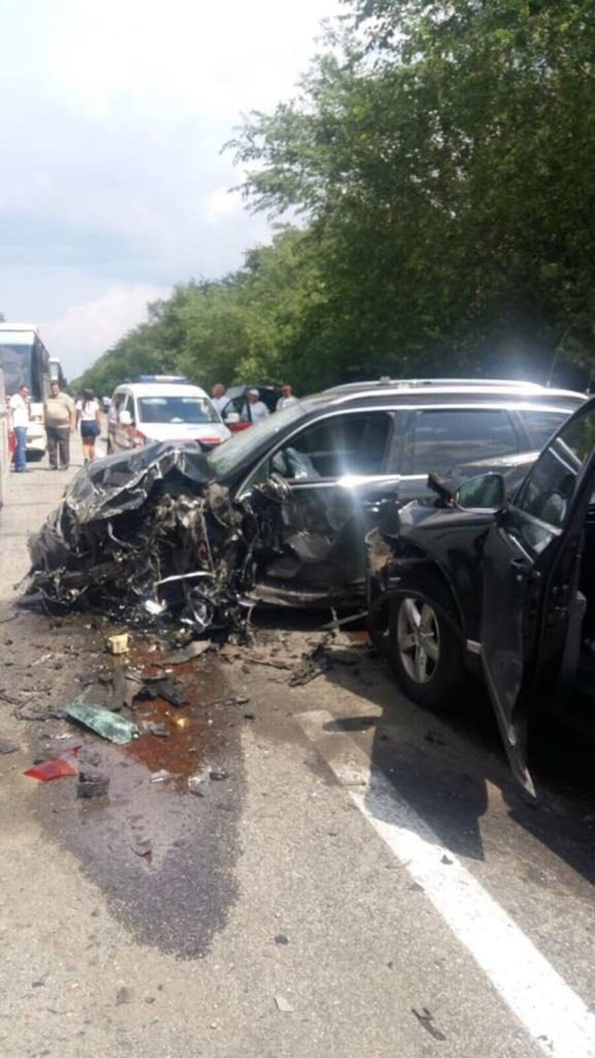 Кортеж Зеленського влетів у автобус із дітьми. Фото: відкриті джерела.