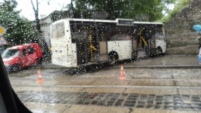 У Львові маршрутка влетіла у бетонну стіну (ФОТО, ВІДЕО)