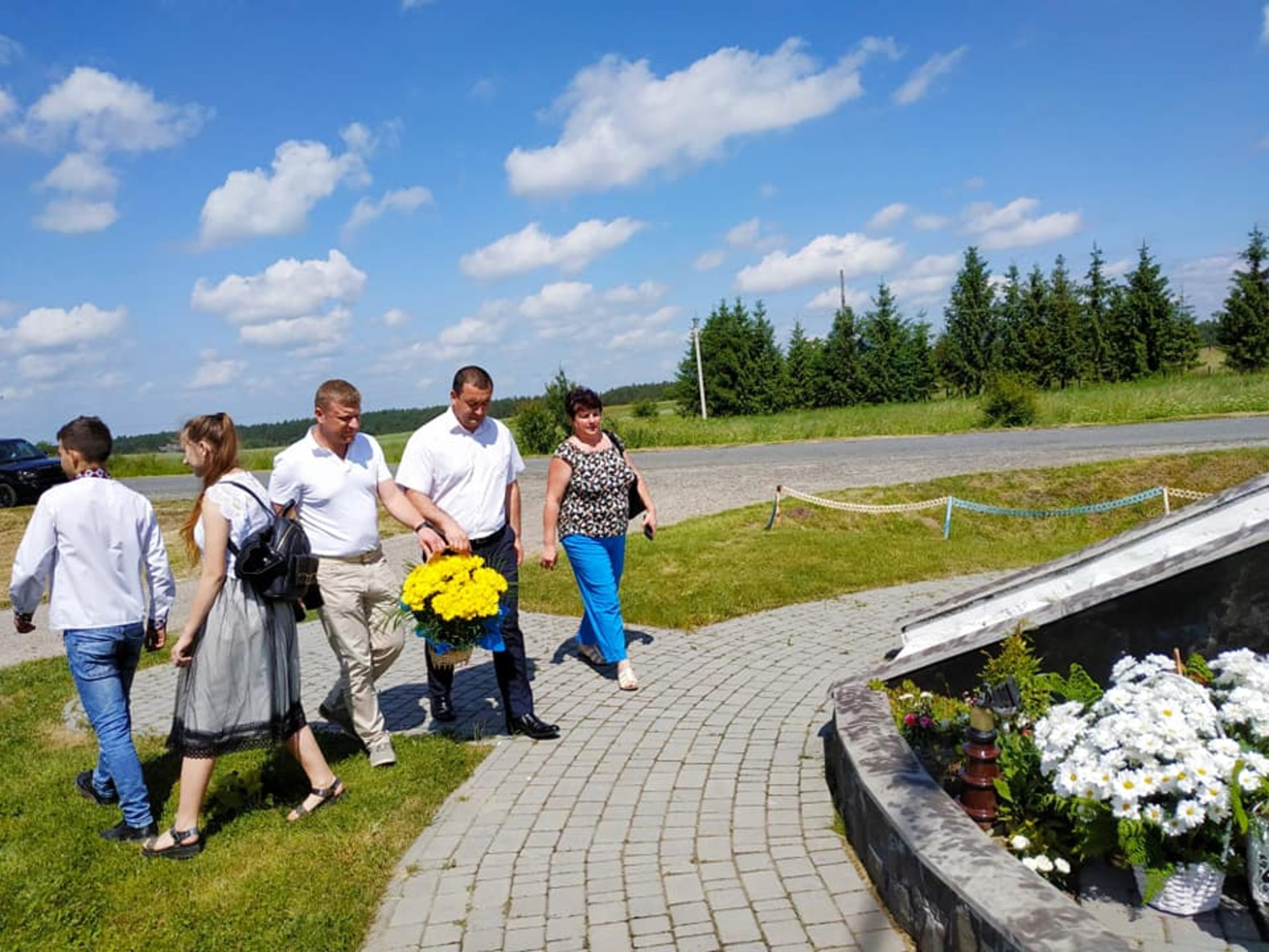 На Яворівщині вшанували пам'ять Героя України Віталія Коцюби. Фото: Яворівська РДА.