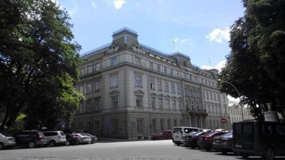 На ремонт адмінбудинку на Винниченка витратять понад чотири мільйони