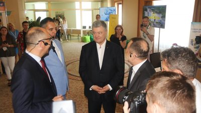 Як Порошенко виступав у Трускавці (ФОТОРЕПОРТАЖ)