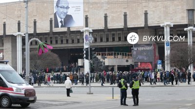 Під час похорону Кернеса запустили салют (ВІДЕО)