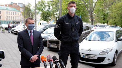 У Львівській ОДА відмазуються від платного перевезення громадян на кордоні з Польщею (ФОТО, ВІДЕО)