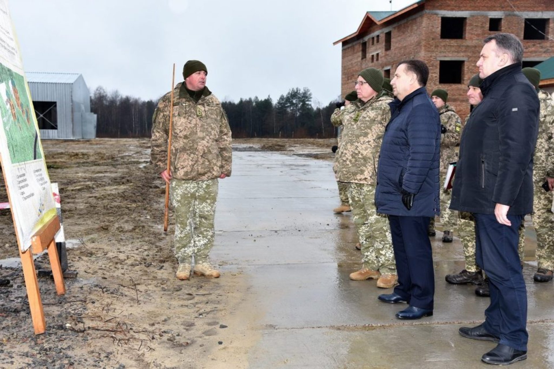 На Яворівському полігоні оглянули новозбудоване житло для військовослужбовців. Фото: Павло Ткачук