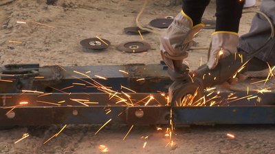 Львівська область забезпечує блокпости протитанковими їжаками