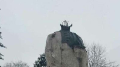 Суд виніс вирок чоловіку, який обезголовив пам‘ятник Шевченку на Львівщині