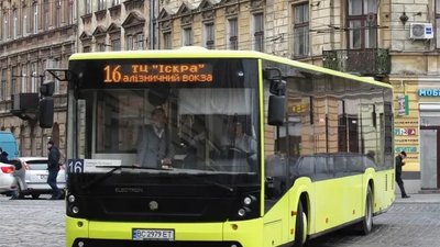 У Львові водії маршрутки не хочуть їздити в обід