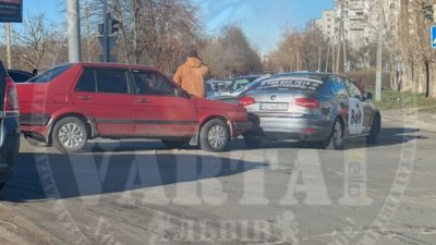 У Львові зранку не розминулись автомобілі