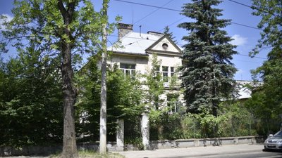 Садовий приїхав подивитись на колишній дитячий санаторій на Коновальця (ФОТО)