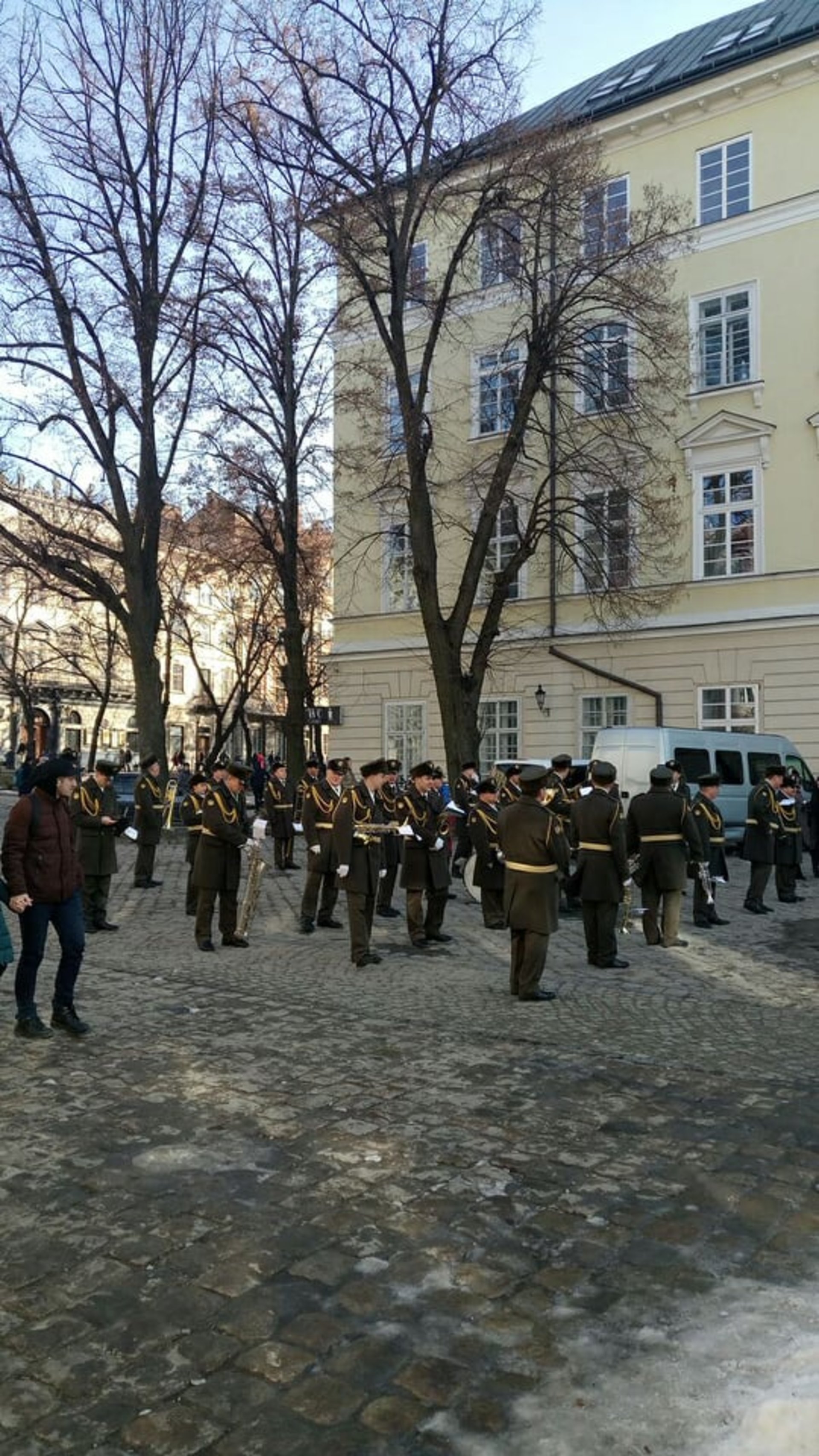 У Львові українські та канадські військові зіграли у хокей. Фото: Варта1.