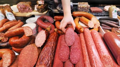 З окупованого Донбасу почали поставляти ковбасу до Росії