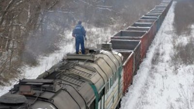 Робив селфі: на Львівщині хлопець впав з даху потяга