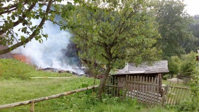 У горах Львівщини згоріла хата та 6 т сіна