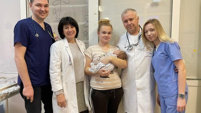 У Львові лікарі врятували немовля із вродженим ендокринним захворюванням
