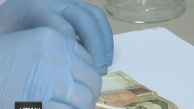 Львів на карантині: з метою профілактики громадян закликають розраховуватися без решти (ФОТО)