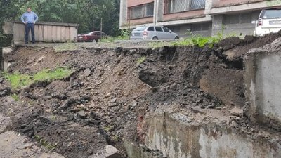 Біля гуртожитку «Львівської політехніки» через обвал підпірної стіни перекриють проїзну частину вулиці Лазаренка