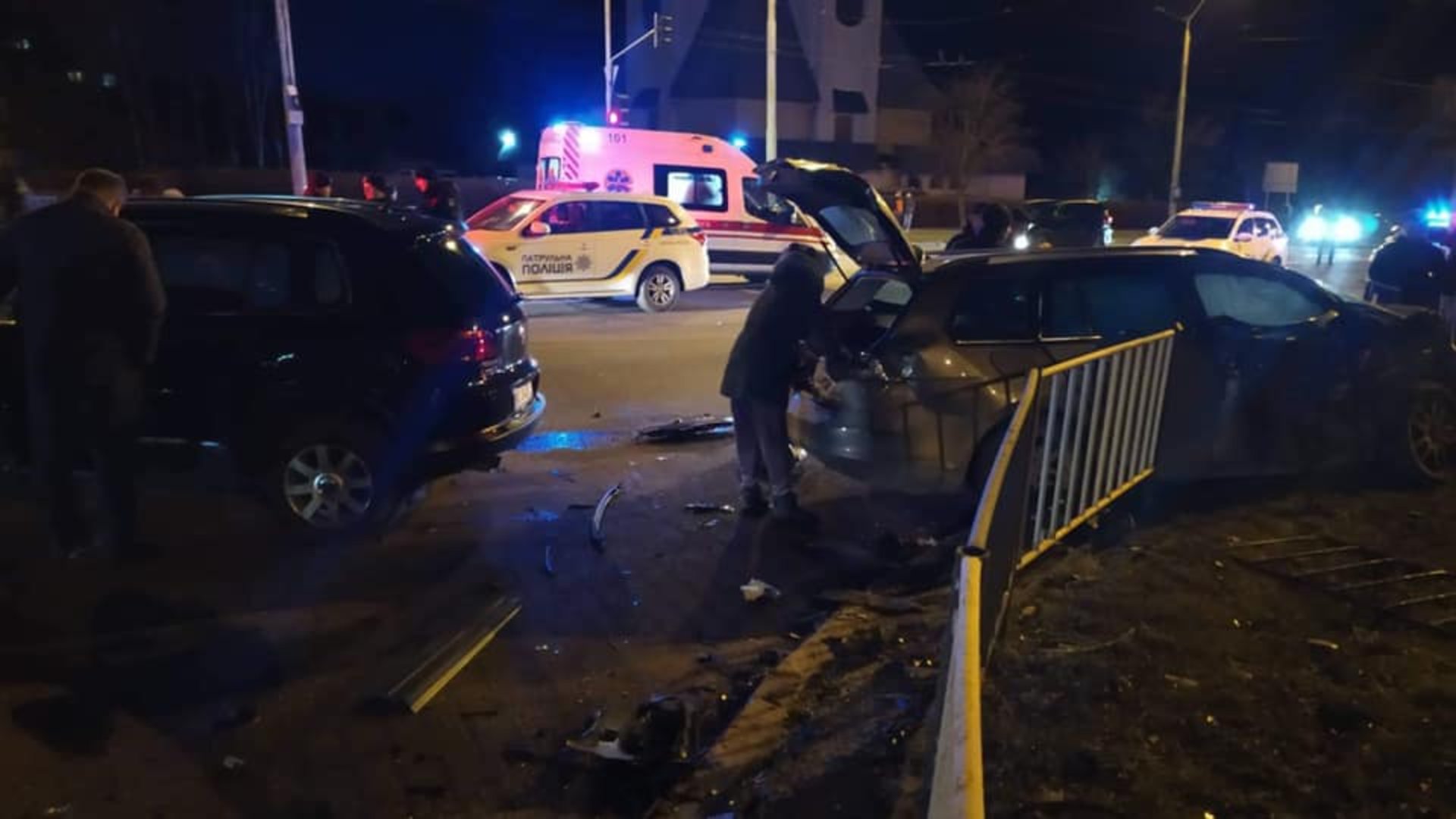 У Львові в аварії травмувалось четверо осіб. Фото Варта-1