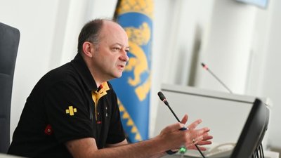 У Садового продовжують пхати носа у справи Сокільників